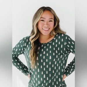 Brave Little Ones Christmas Trees Ribbed Women's Long Sleeve Top Size Large NEW